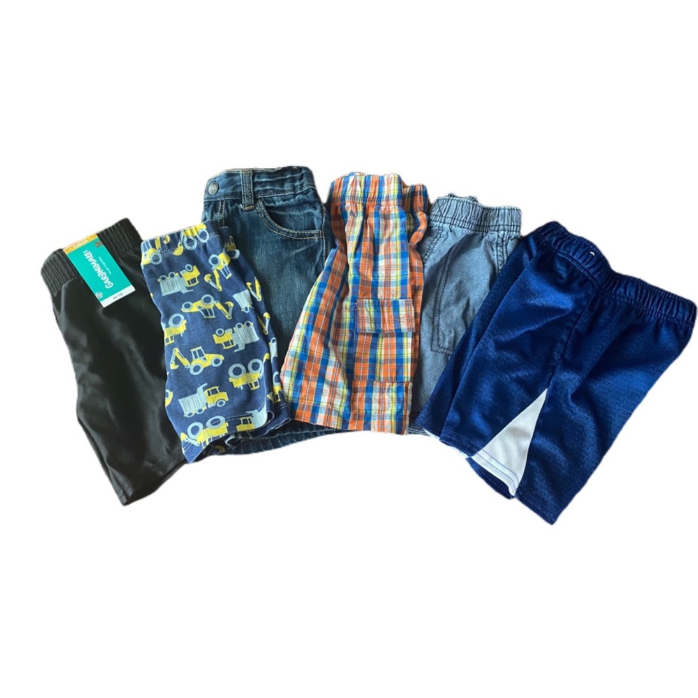 6 pair of 3T shorts